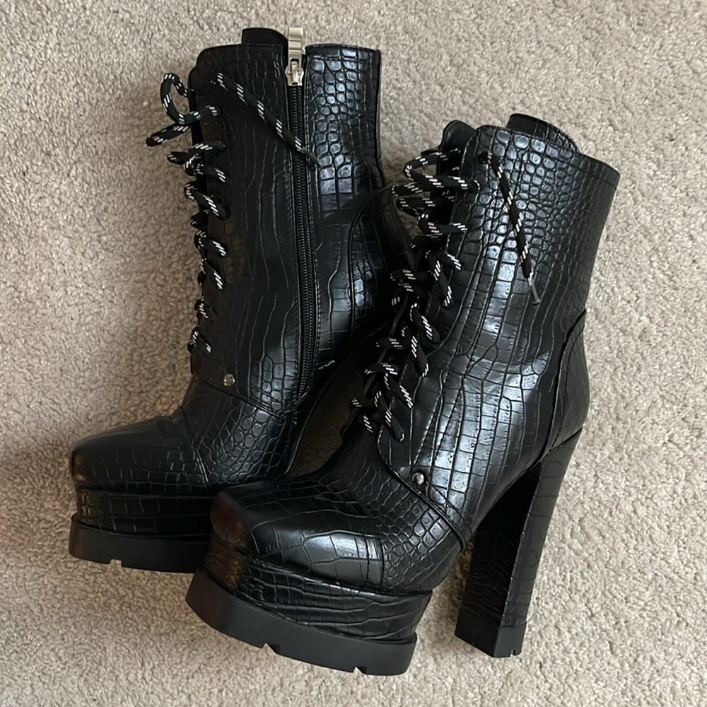 Azalea wang heels size 7